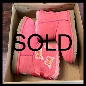 UGG Boots size 4 Mini Bailey Bow II Butterfly Girls
